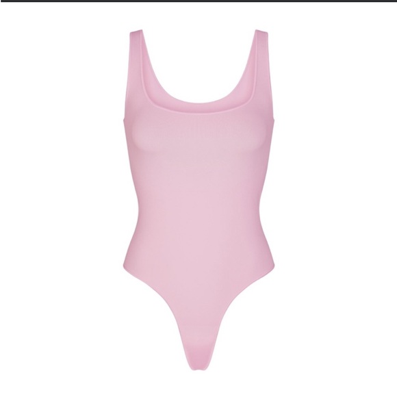 SKIMS Tops - essential bodysuit scoop neck bodysuit light pink